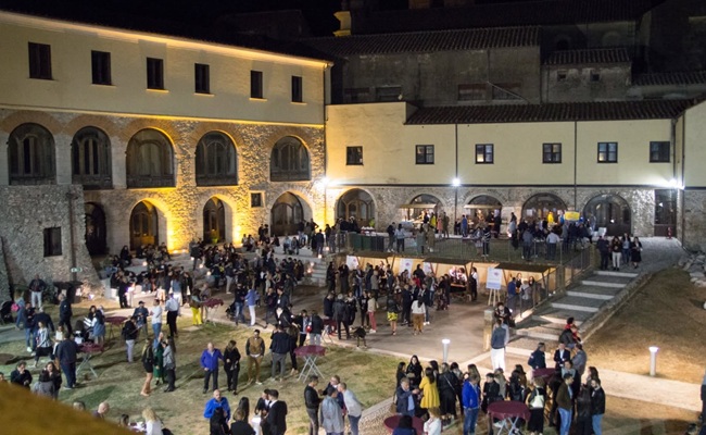 Solofra, torna “InDiVino”: tre giorni tra vino, arte e spettacolo